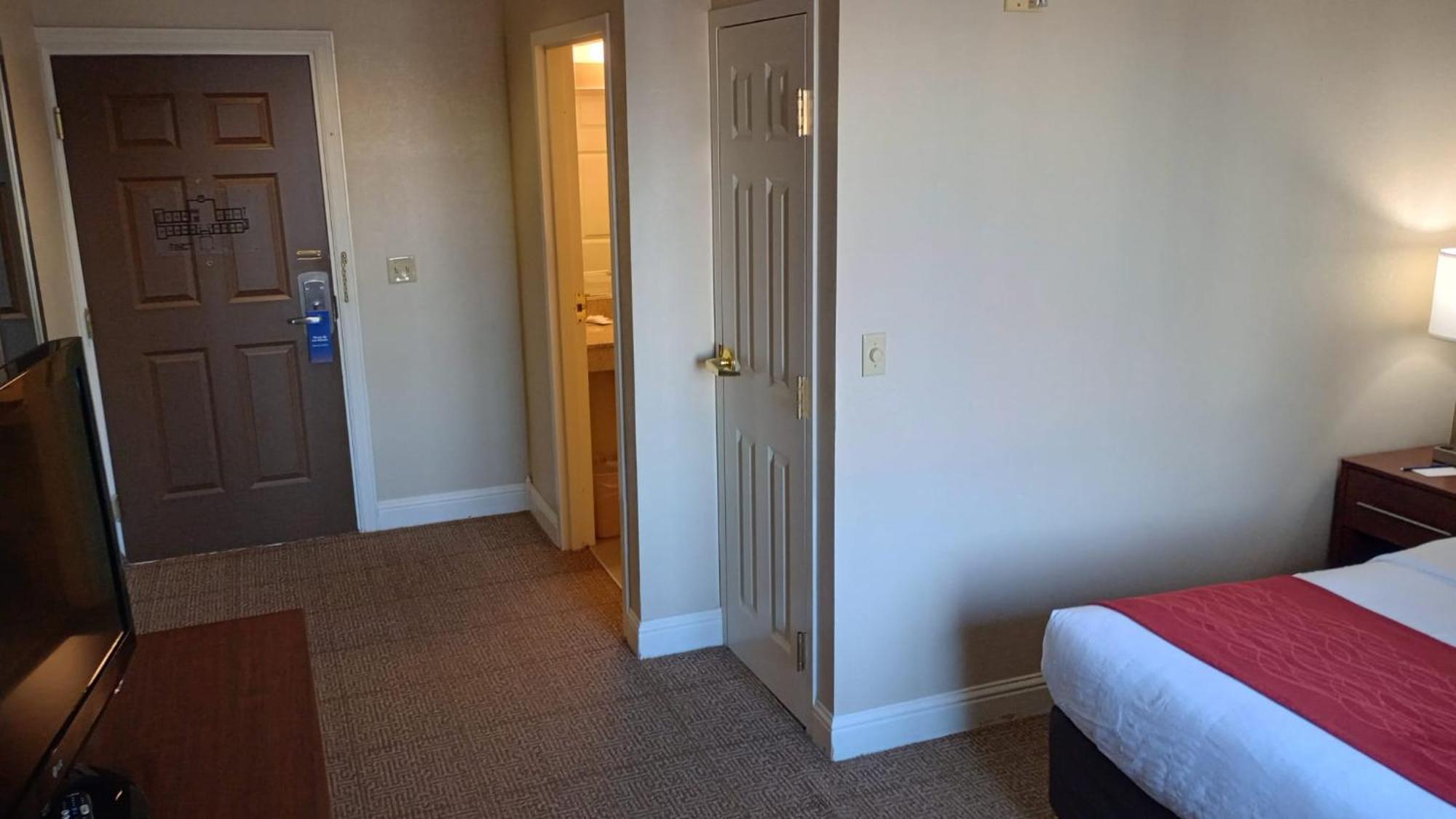 Hotel Samir At Nw Expressway