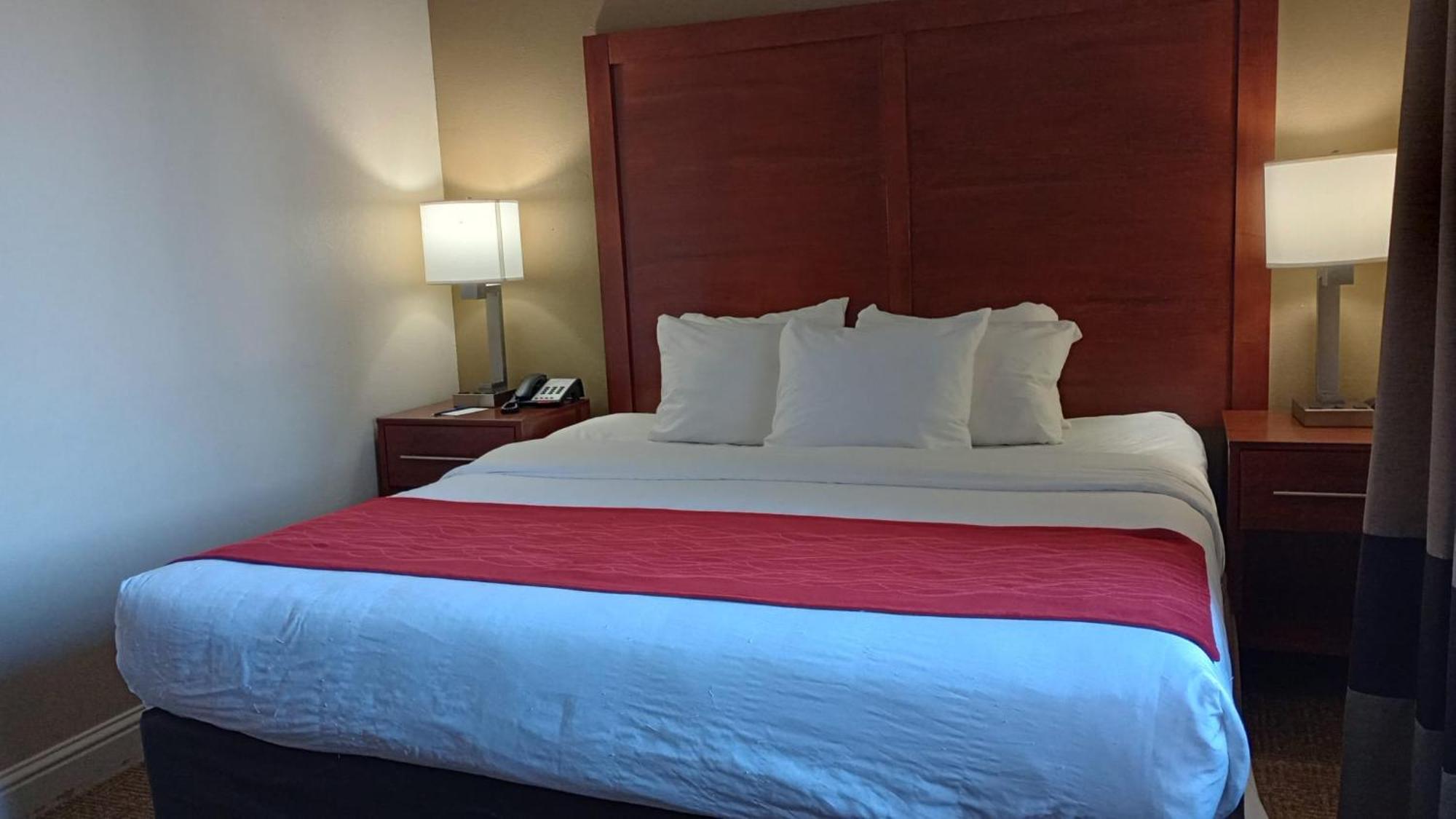 Hotel Samir At Nw Expressway *