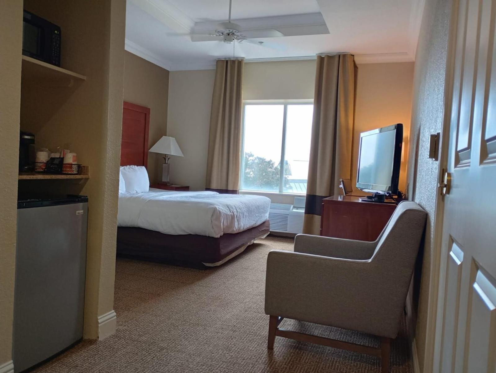 Hotel Samir At Nw Expressway